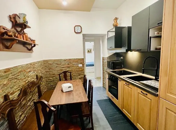 Prati Di Borgo Apartment *