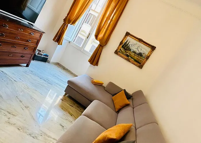 Prati Di Borgo Apartment *